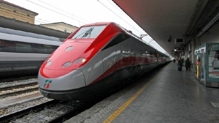 &laquo;Frecce&raquo; perse, divampa la polemica politica