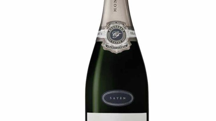Castel Faglia Monogram Franciacorta Satèn: Nasce dall'esperienza  di Sandro Cavicchioli questo satèn gentile