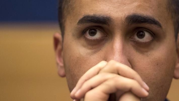Di Maio: "Chiediamo agli italiani di lasciare l'Ucraina"
