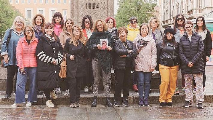 Fidenza: in trentasei vetrine del centro spuntano le scarpe rosse