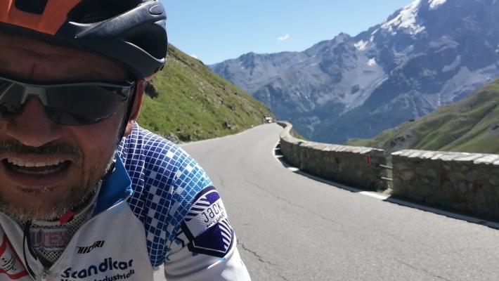 Francesco Cerutti: «Dopo 70 anni ho fatto la Cima Coppi per ricordare mio padre»