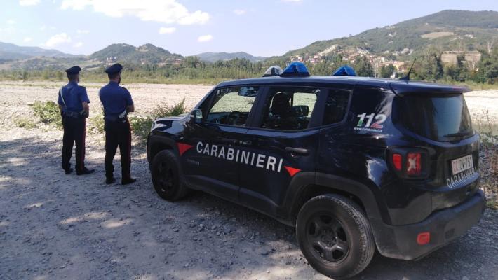 Mini-rave party nel greto del Ceno: 12 giovani denunciati