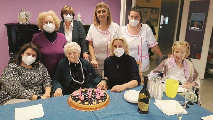 Gli splendidi 106 anni di Rosa Il segreto? «Lavorare molto»