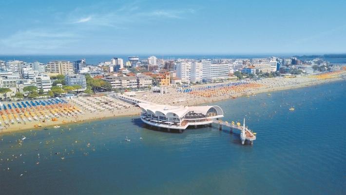 Lignano, 20mila euro di multa per aver fatto sesso in auto
