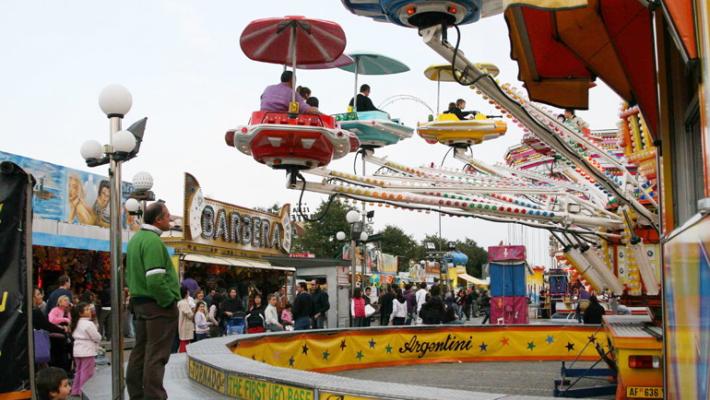 Sagra della Croce, sì alle giostre ma distanziati 