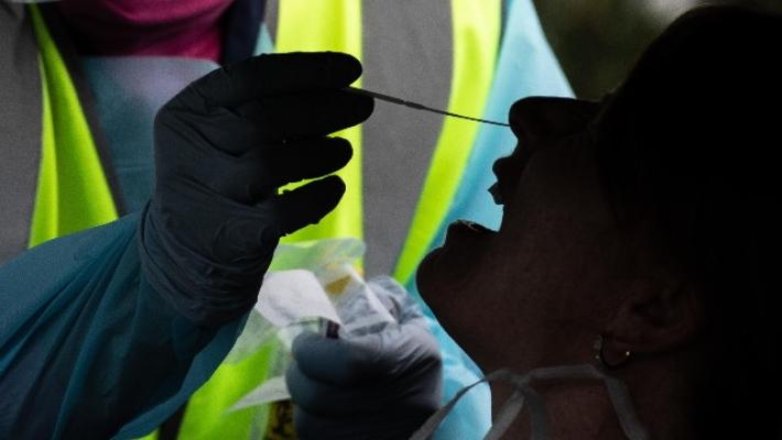 Covid-19, l'aumento dei contagi mai cos&igrave; alto dal lockdown