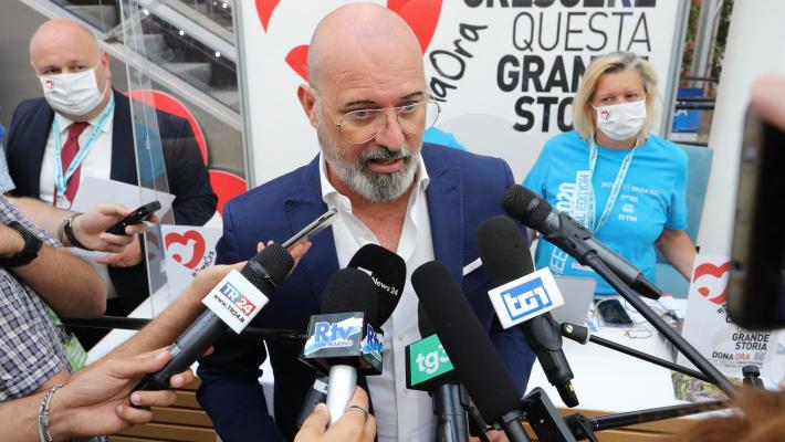 Bonaccini replica a De Luca: "No al blocco degli spostamenti tra le regioni"