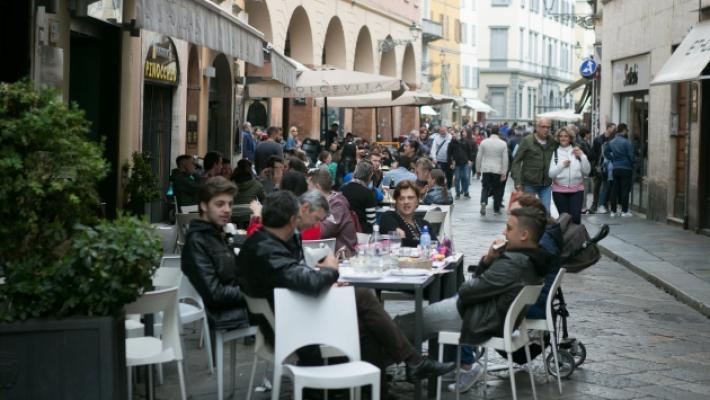 Canone suolo pubblico: scongiurato il «salasso». Le associazioni di categoria: «Positivo l'aumento limitato al 10%»