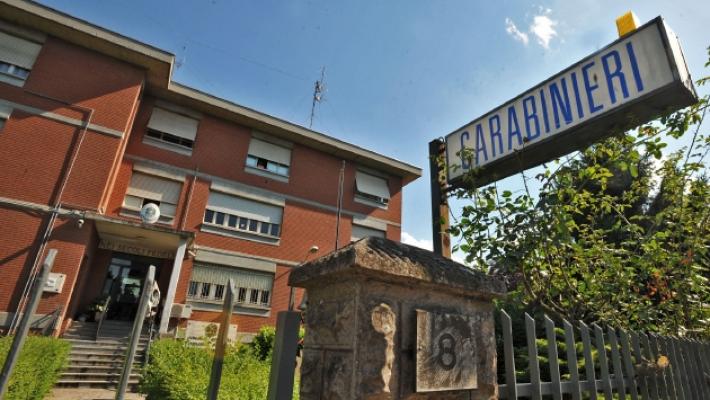 «Voglio parlare con il maresciallo». E distrugge il cancello della caserma: condannato