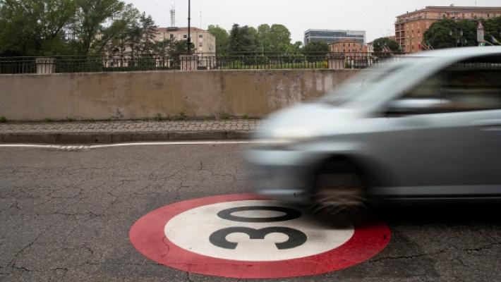 Borghi: «Zone 30, rifiuti, limiti ai veicoli inquinanti»