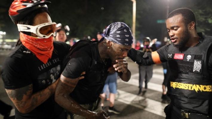 Scontri a protesta antirazzista a Portland, un morto 