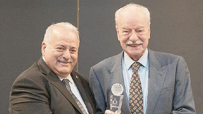 ARISTO ISOLA «Io, Velasco,  e la generazione dei fenomeni Vi racconto la mia pallavolo»