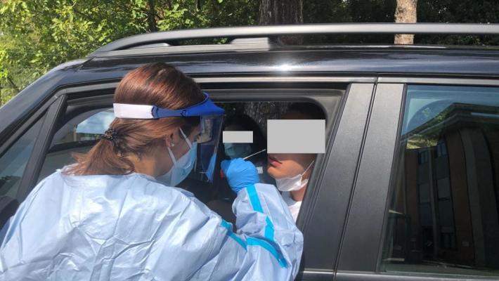 Coronavirus e rientri: da settembre i tamponi si fanno su appuntamento (sempre drive through)