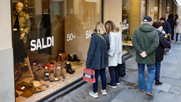 L'assessore Vernizzi: «Contributi per rivitalizzare il centro. Interventi in galleria Polidoro»