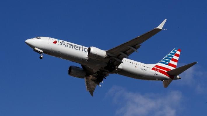 Un uomo con zaino-jet avrebbe "sfiorato" due aerei di linea a 1.000 metri