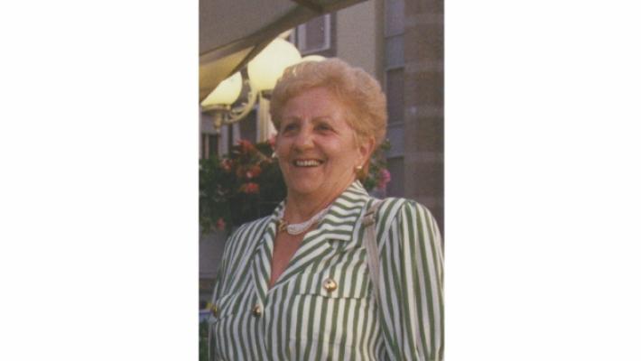 Bardi perde la simpatia di Pina, attrice dialettale e storica bidella