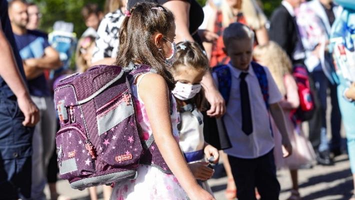 Francia, chiuse 22 scuole e 100 classi