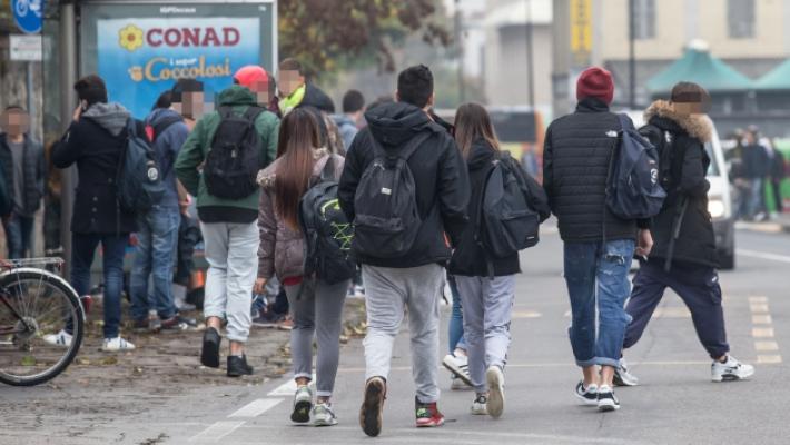 Uno studente rapinato. La mamma: &laquo;Servono pi&ugrave; controlli&raquo;