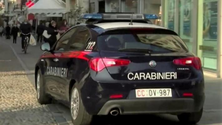 Derubata al supermercato, e il cellulare sparisce tra i rifiuti