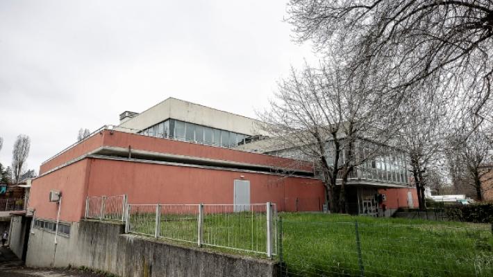 Le società sportive chiedono tempi certi per la ricostruzione della piscina di via Zarotto