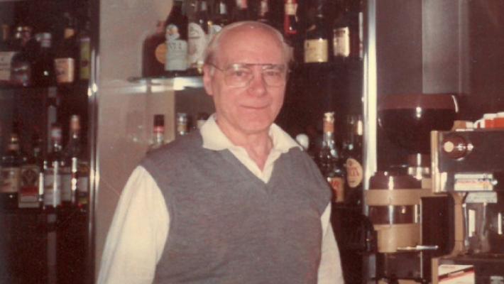 Addio a Gianni Calestani, il barista che amava il suo paese