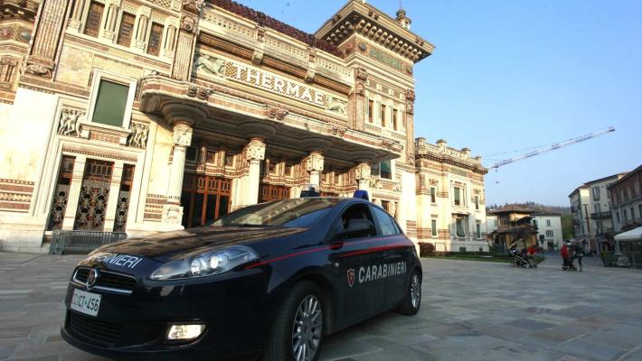 Scoperto mentre ruba: 17enne violenta l'anziana padrona di casa