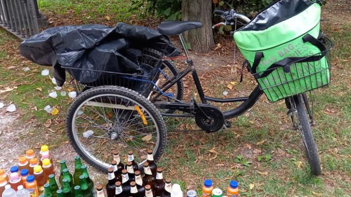 Alcol e droga nel parco: in sei nei guai. Multato il "gestore" di una bici-bar