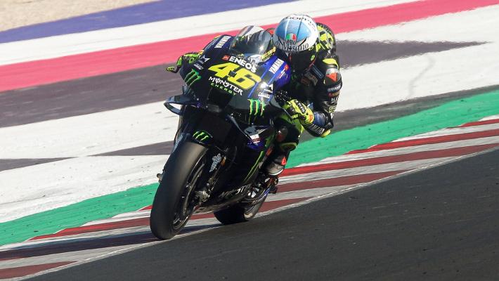 Misano, trionfa Morbidelli davanti a Bagnaia. Rossi perde il podio all'ultimo giro