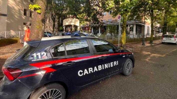 Maxi controllo all'hotel Bolognese, al lavoro anche le Unità cinofile