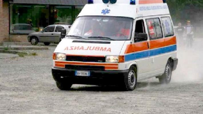 Dramma nel Bedoniese, anziano trovato morto sul ciglio della strada