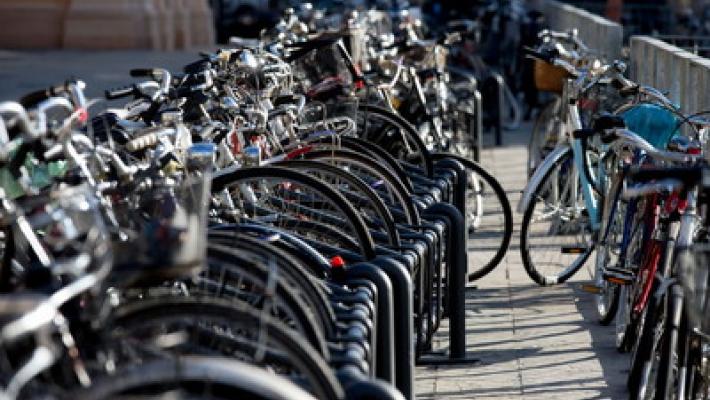 Raffica di furti di biciclette davanti alle scuole superiori
