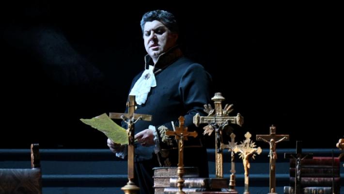 «Tosca» e il ritorno dopo 6 anni di Luca Salsi: «In futuro? Farei volentieri il sovrintendente del Regio»