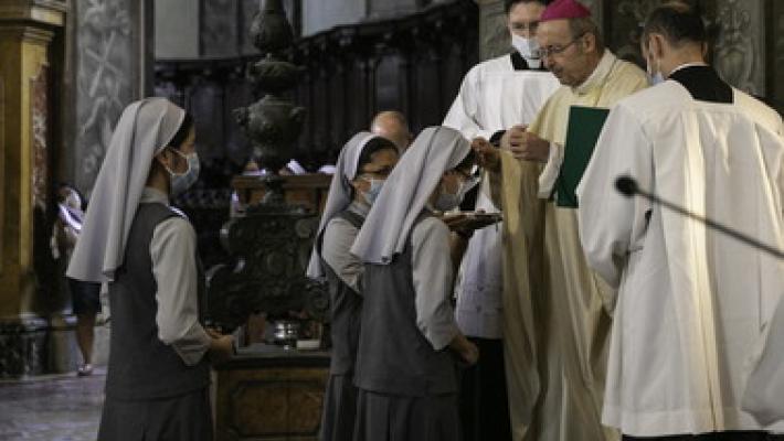 La consacrazione perpetua di due suore