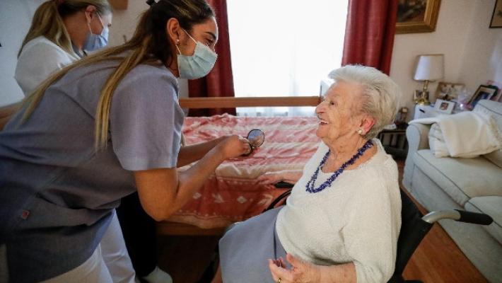 Badante infedele, indagata a Pordenone anche per distruzione cadavere