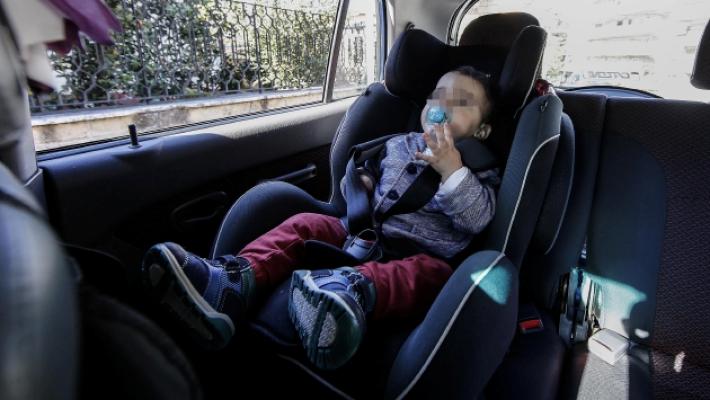 Bambini dimenticati in auto, la psicologa: «Black out della mente»