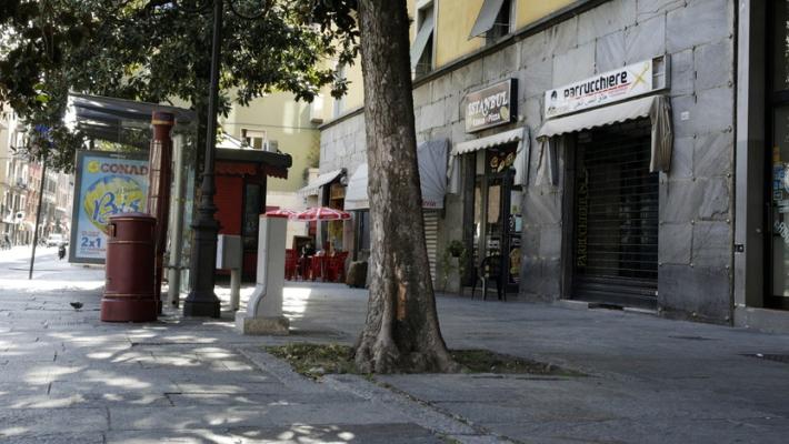 Rissa a bastonate vicino al kebab: paura tra i residenti