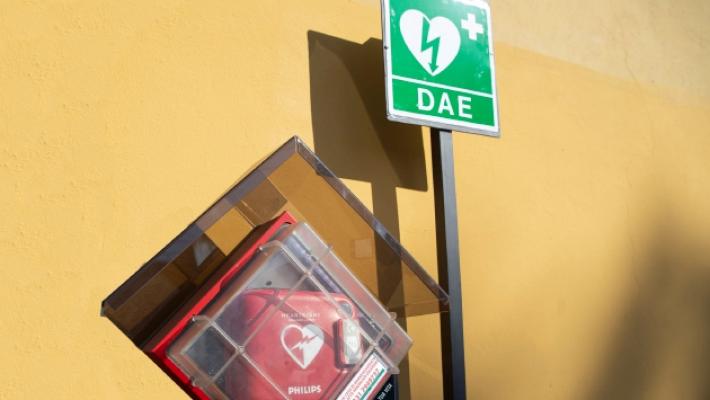 Defibrillatori pubblici, ecco la mappa dei 36 «alleati» del cuore