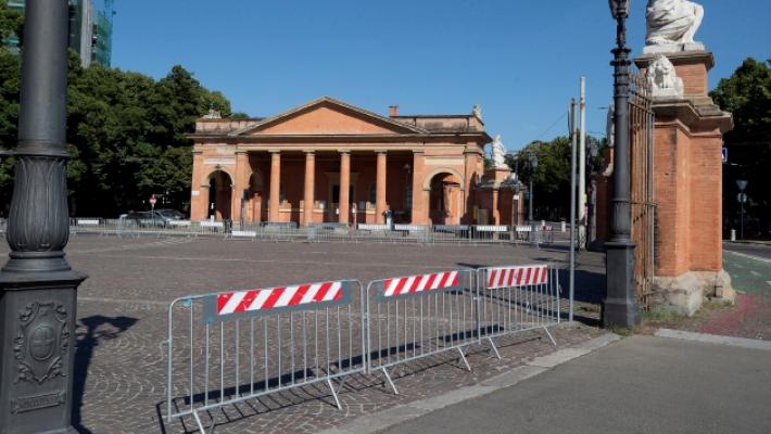 Piazzale Barbieri, nuova pavimentazione: cambia la viabilità