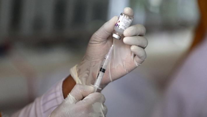  L'Ema ha iniziato l'iter di approvazione del vaccino AstraZeneca - Oxford,