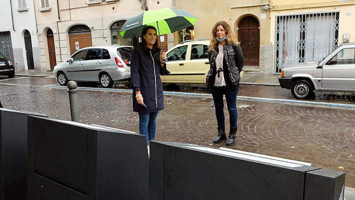 Plastica e barattoli si raccolgono anche sotto terra