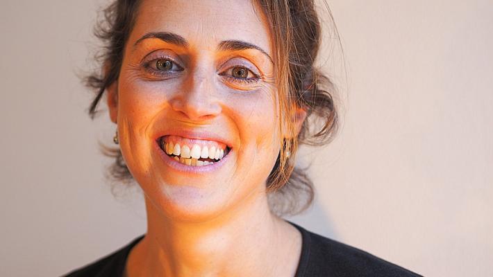 Novita Amadei. "Ogni destino non è che l'incontro fra storia e immaginazione"