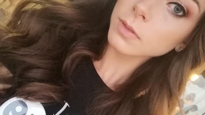 Ioana, la miss fidentina volontaria della Croce rossa