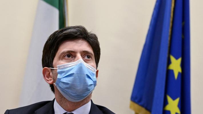  Speranza: "La tendenza è di un peggioramento. Gli assembramenti sono un rischio reale"