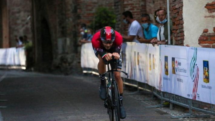Ganna vince la crono di Valdobbiadene, Almeida resta in rosa