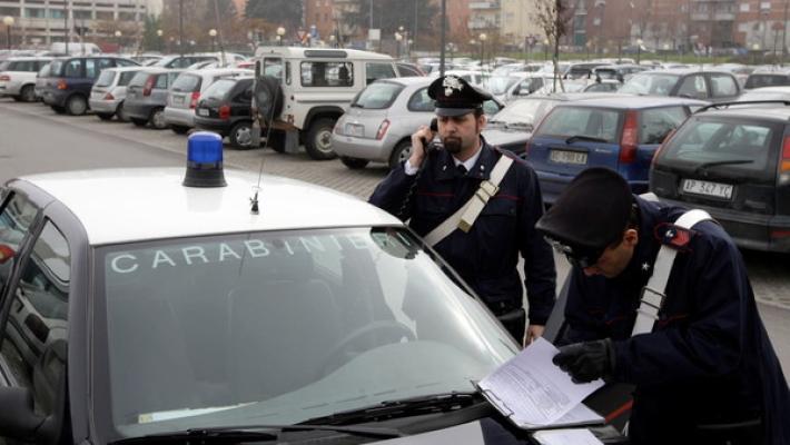 Nel parcheggio degli abusivi ora c'è anche lo spaccio