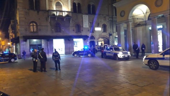 Quegli spari  in piazza e l'angoscia da pandemia   