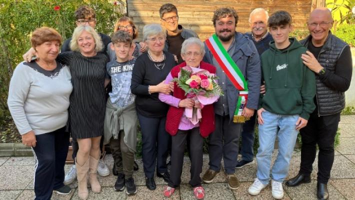 Festeggia 100 anni Iolanda, la storica lattaia di Soragna