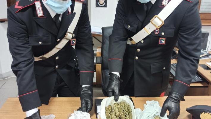 Sant'Ilario, in piazza con due dosi di marjuana ma il grosso era a casa: arrestato 