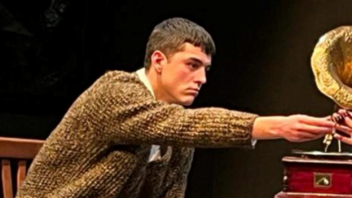 Il borgotarese Francesco della Volpe protagonista del video di «Acquarello» cantata da Zucchero: «Un'esperienza importante»