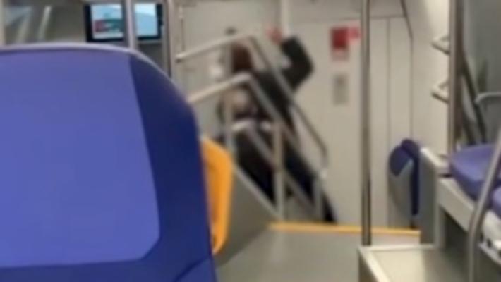 Aggressione al capotreno, lunedì sciopero di 8 ore